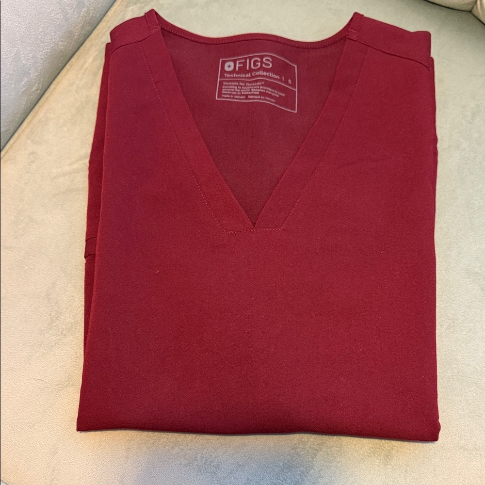Figs Women's V-Neck Tee - Rich Red